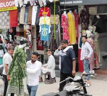 Tehbazari team removed encroachment from the city, confiscated goods of 20 shopkeepers