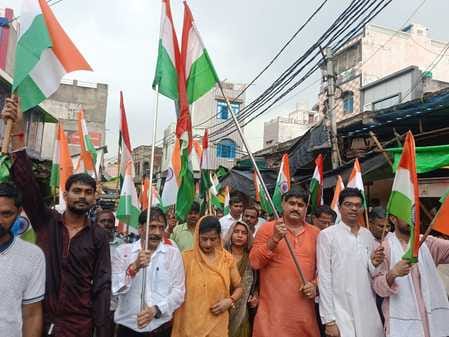 The patriots did not stop even in the rain, took out the Tiranga Yatra with great pomp