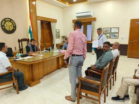Demand to stop illegal drug sale, memorandum submitted to Divisional Commissioner