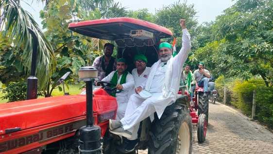 Farmers waved the tricolor in the Tractor Tiranga Yatra