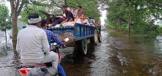 The villagers of Khadar are worried due to the continuous rain