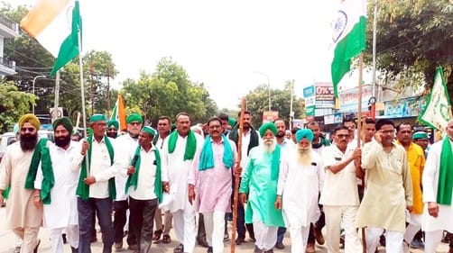Bhakiyu took out tractor tricolor march, sent memorandum to the President
