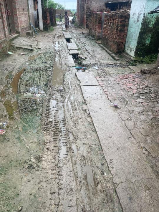 Mau got first place in UP, but filth remains in villages
