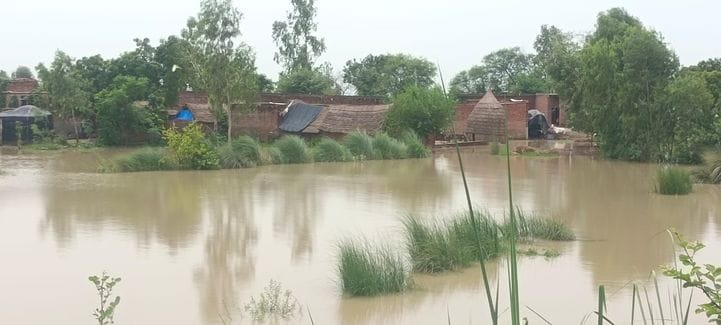 The water level of Ganga started decreasing but the problems did not reduce