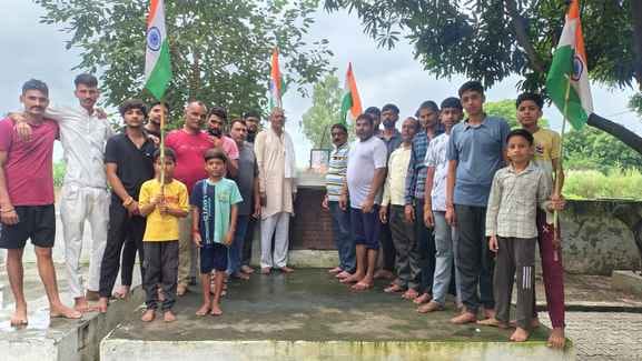 Tricolor rally taken out in memory of Baba Narpat Singh
