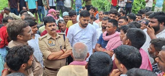 A cattle owner died due to a high tension wire breaking in the field, there was a ruckus at the power house, three people including SSO were beaten up