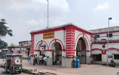 Maa Tujhe Pranam: Passenger train started 152 years ago...now 100 trains are running