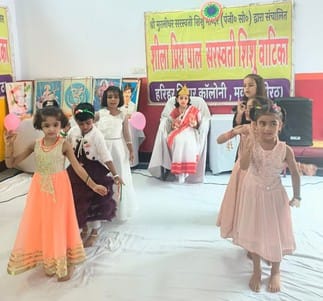 Patriotic songs presented on the occasion of Independence Day