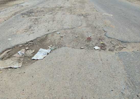 Roads are broken in industrial towns Dharuhera and Bawal, street lights have no life