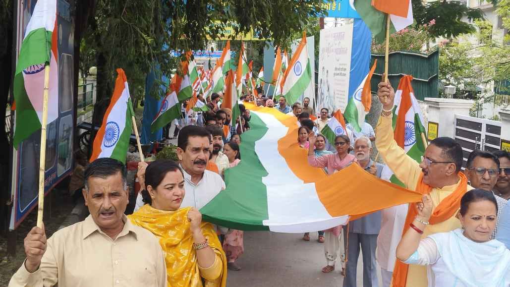 Chintapurni BJP Mandal took out a grand tricolor bravery yatra in Amb