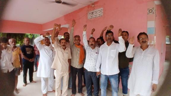 Document writers protested against the rejection of the form