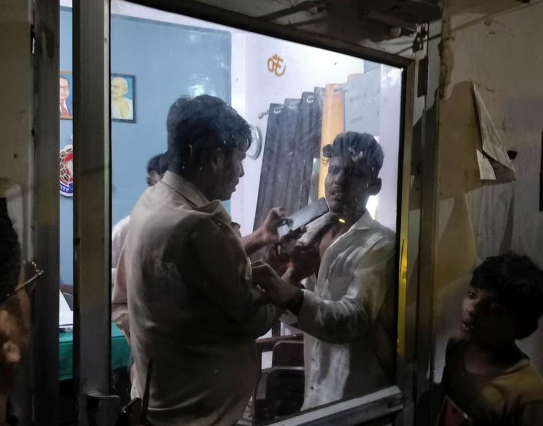 Attempt to rob a passenger at the bus stand at midnight