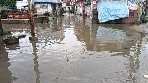 Drainage system fails, waterlogging in many places in the town