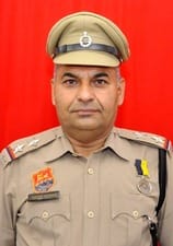 The SI who saved the government from legal complications will receive the President's Distinguished Service Medal today