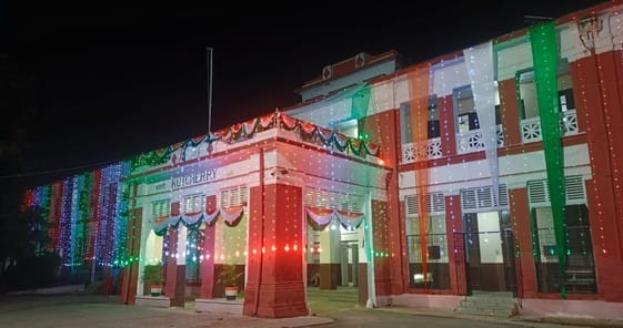 The district is painted in the colors of patriotism, many programs will be held