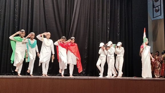 Students created a buzz by singing patriotic songs