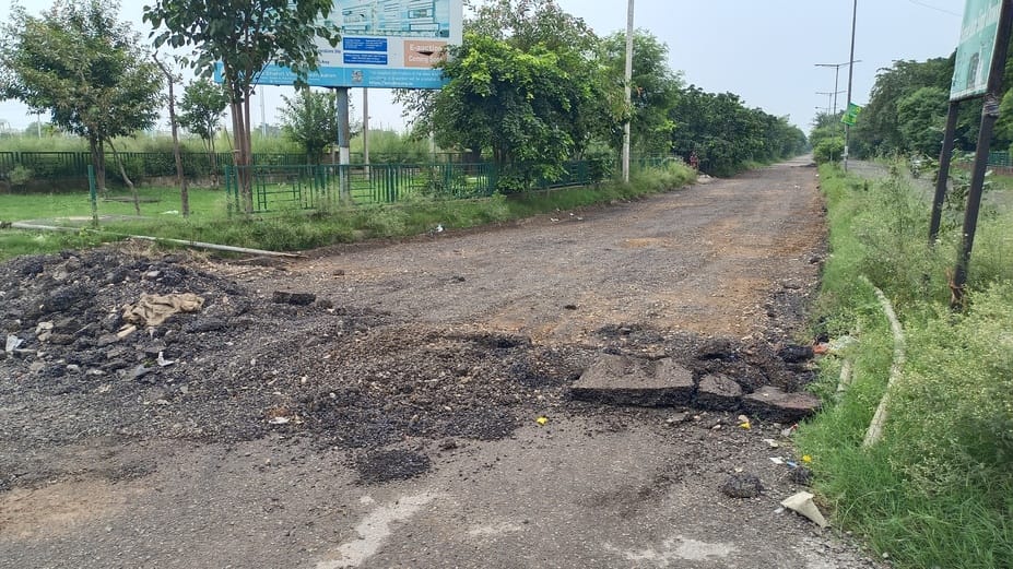 New roads will be built in the city, work on the road of Sector-9 has started