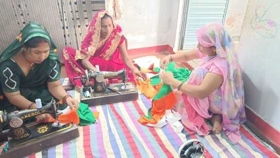 48 women groups did business of 60 lakhs on Independence Day