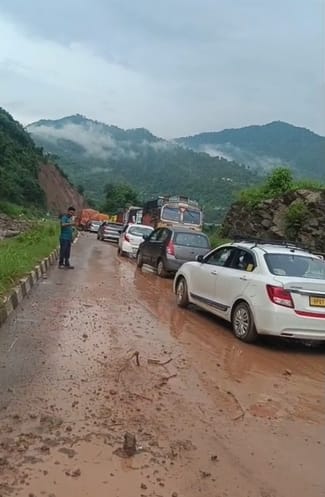 Traffic disrupted on Kiratpur-Manali four lane due to landslide, truck hit