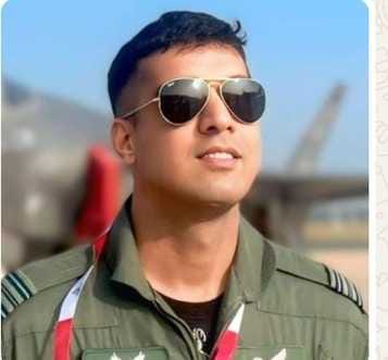 Squadron Leader Manoj Kumar received gallantry award