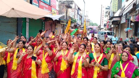 On Janmashtami, slogans of Radha-Rani and Banke Bihari resounded