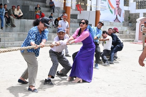 The team of veterinary hospital Triloknath became the winner in tug of war
