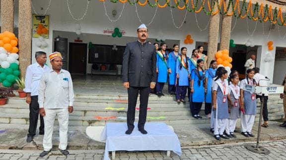 Independence Day celebrated with great enthusiasm, paid tribute to the martyrs