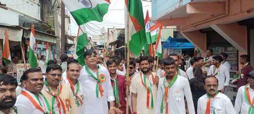 Bhakiyu Chadhuni took out a tricolor march, submitted a memorandum to the SDM