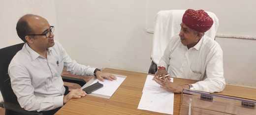 सिरोही। उतर पश्चिम रेल्वे जोधपुर के चीफ इंजीनियर ने सांसद लुंबाराम चौधरी से मुलाकात की।