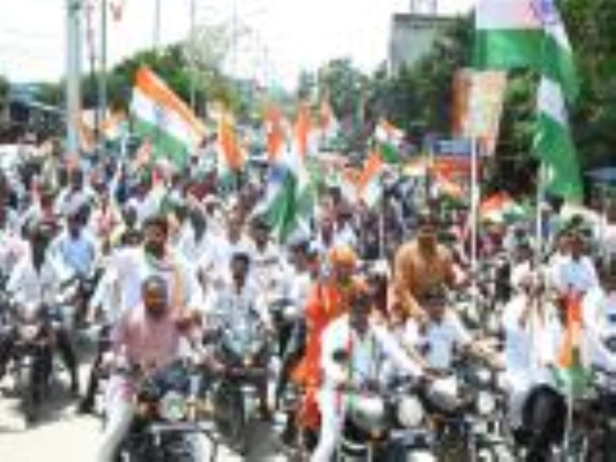 Siddharthnagar News: Grand Tricolor Yatra organized, chants of Bharat Mata echoed