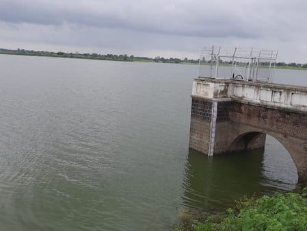 शहर को पानी देने वाला जमोनिया तालाब केवल 21.4 फीट भरा।