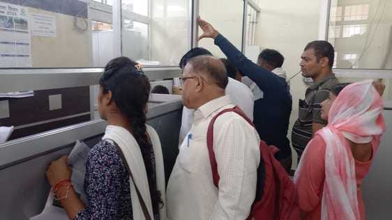 BPL ration cards of 27662 people were cut in 5 months and 3618 people were cut in one month