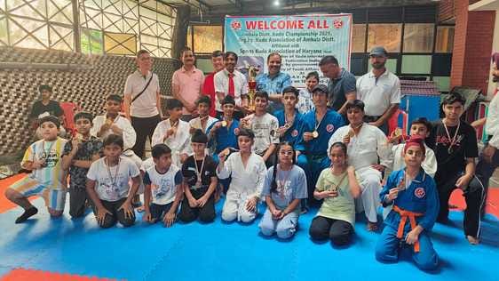 Players shine in district level Kudo competition, win gold medals