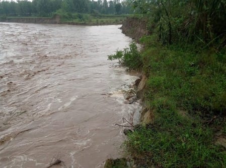 The water level of Kotawali river has increased, fields are being eroded