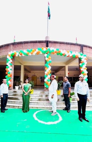 Independence Day celebrated with pride, paid homage to the immortal martyrs