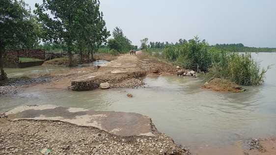 The road was built in two years, vehicles ran for a month, then traffic stopped