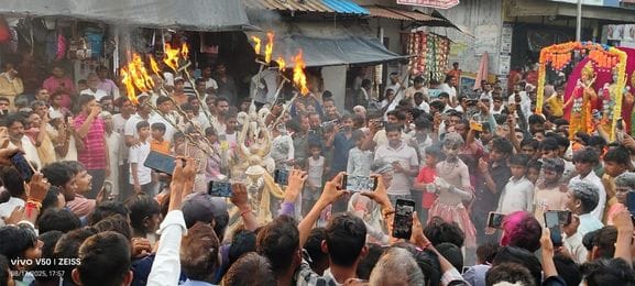Janmashtami processions were taken out in the district with attractive tableaux