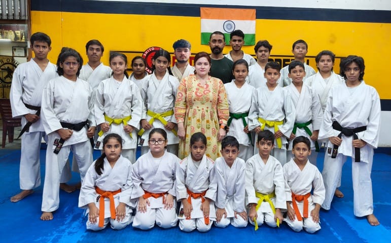 24 karate players from Prayagraj will show their strength in Chhattisgarh