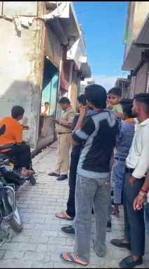 A girl was caught with a boy from another community in a closed salon, Bajrang Dal workers created a ruckus