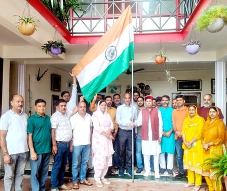Former Chief Minister Dhumal celebrated Independence Day in Sameerpur
