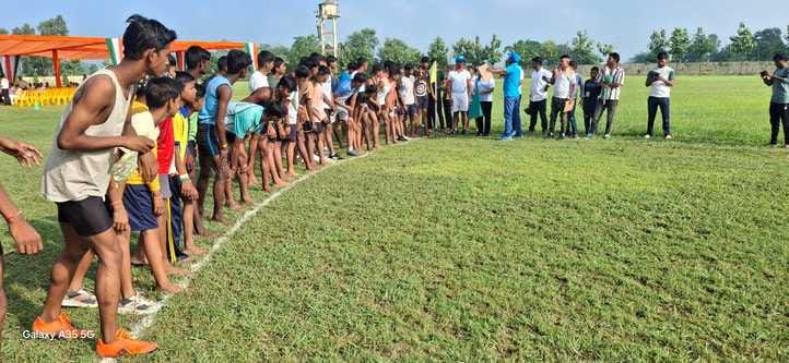 Babulal and Amisha won prizes by running the fastest