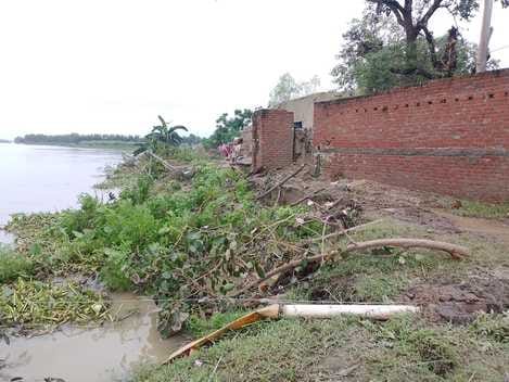 400 bigha farmland was cut off by flood water, farmers are worried
