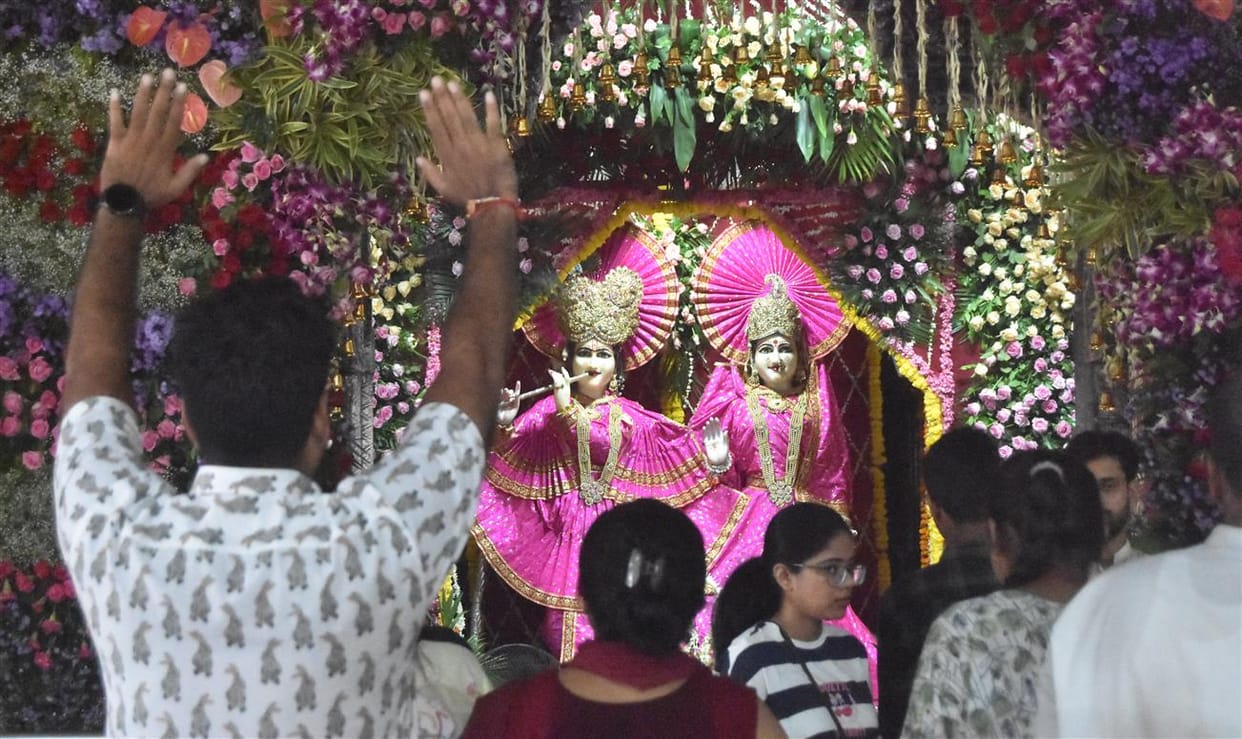 Say Govind, say Hari Gopal... but the devotees danced.