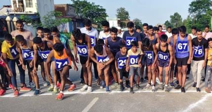 Ravi was at the forefront among boys and Akriti was at the forefront among girls.
