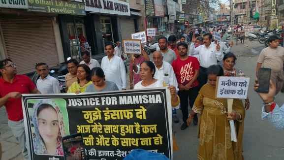 Anger over Manisha murder case, social organizations stage protest