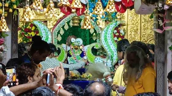 श्री सांवलियाजी मंदिर में जन्माष्टमी पर रात्रि में हुई विशेष आरती।