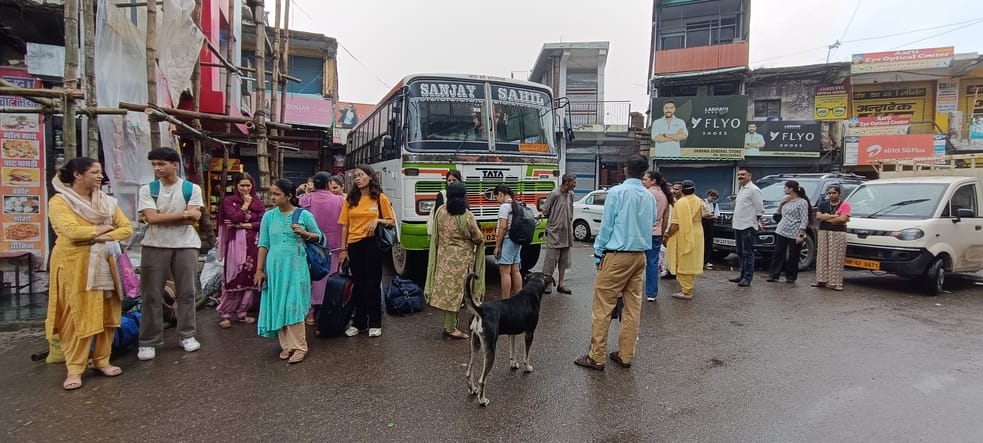 Bus service stopped in Avahadevi on Sunday, passengers worried