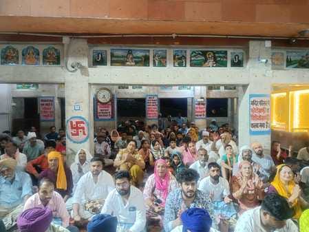 Ten thousand devotees bowed down in the court of Balayogi even in the rain