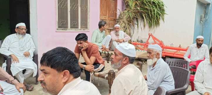 A laborer who got up in a hurry while sleeping on the roof died after falling