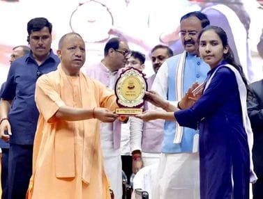 Payal tops the state in essay writing
